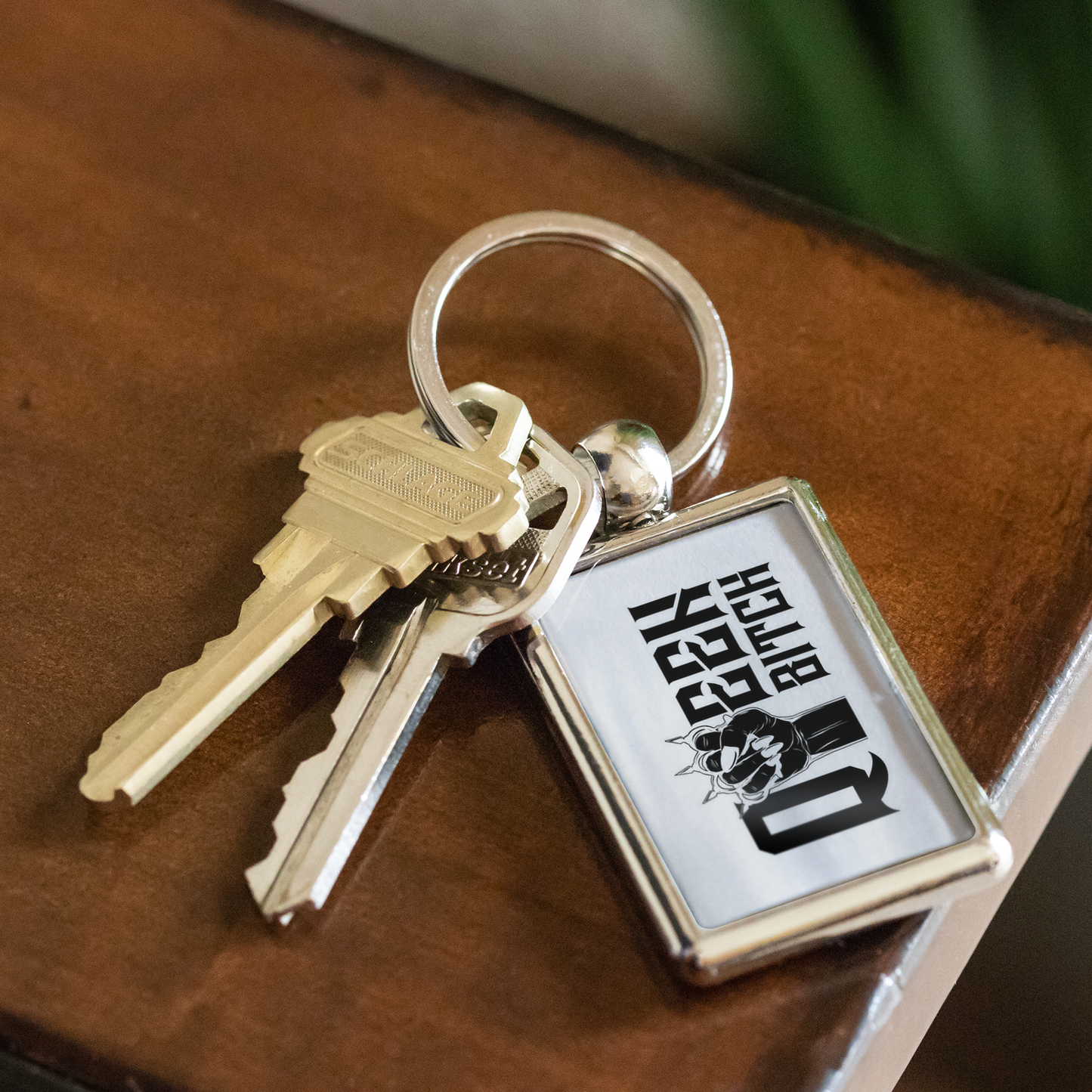 QUEEN BITCH KEYCHAIN