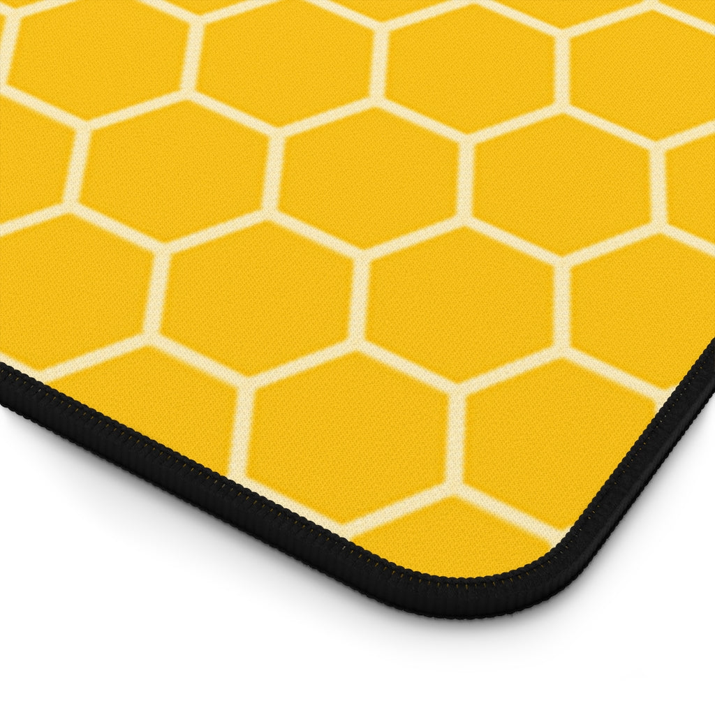 QB CLASSY QUEEN BEE Desk Mat