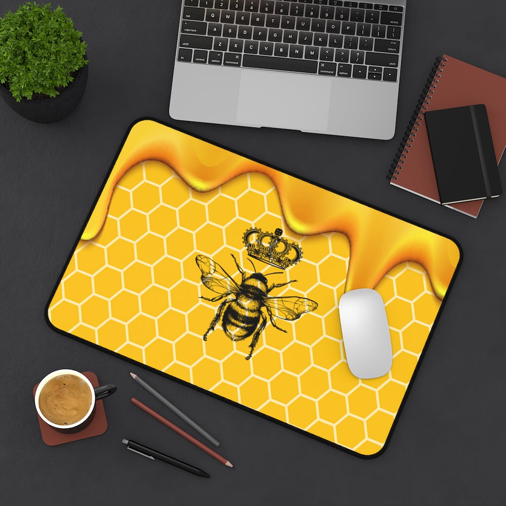 QB CLASSY QUEEN BEE Desk Mat