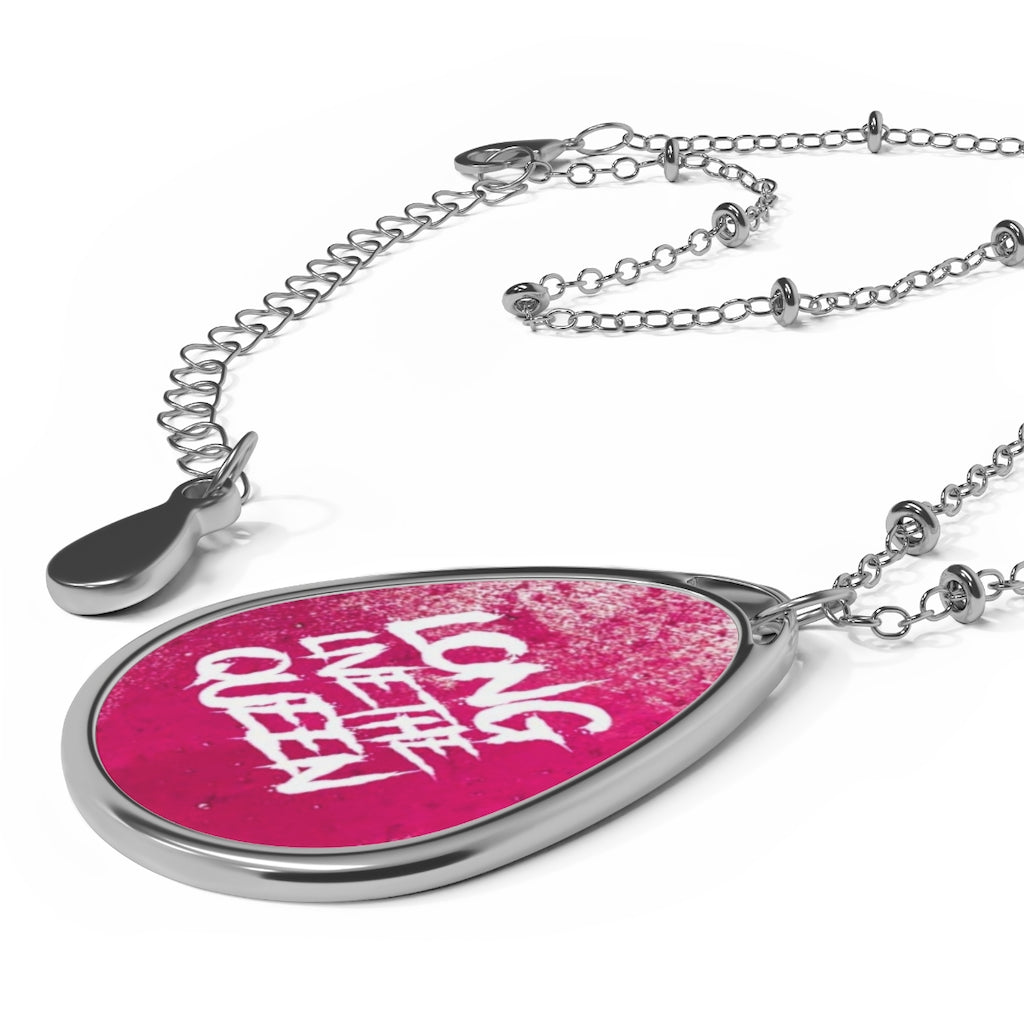 LONG LIVE THE QUEEN Oval Necklace